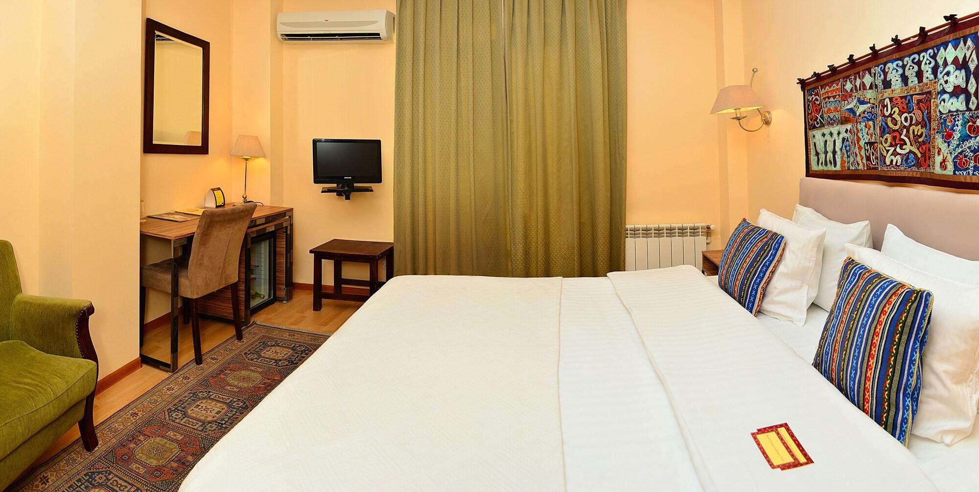 Urban Lodge Hotel Rooms And Suits 트빌리시 외부 사진