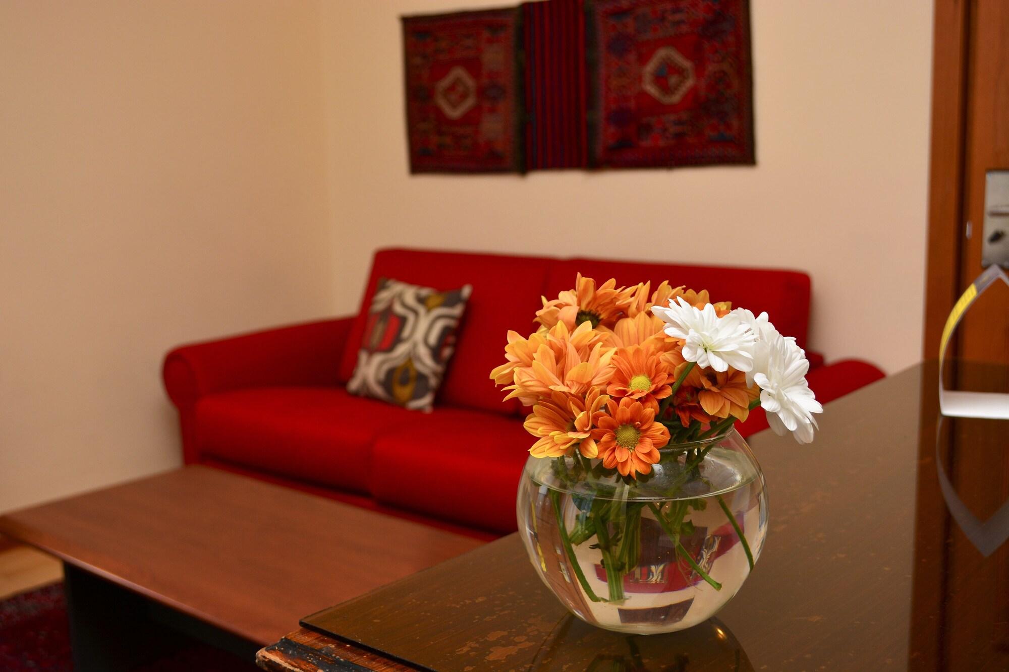 Urban Lodge Hotel Rooms And Suits 트빌리시 외부 사진
