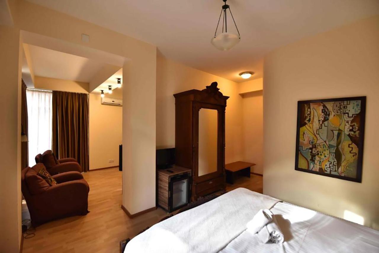 Urban Lodge Hotel Rooms And Suits 트빌리시 외부 사진