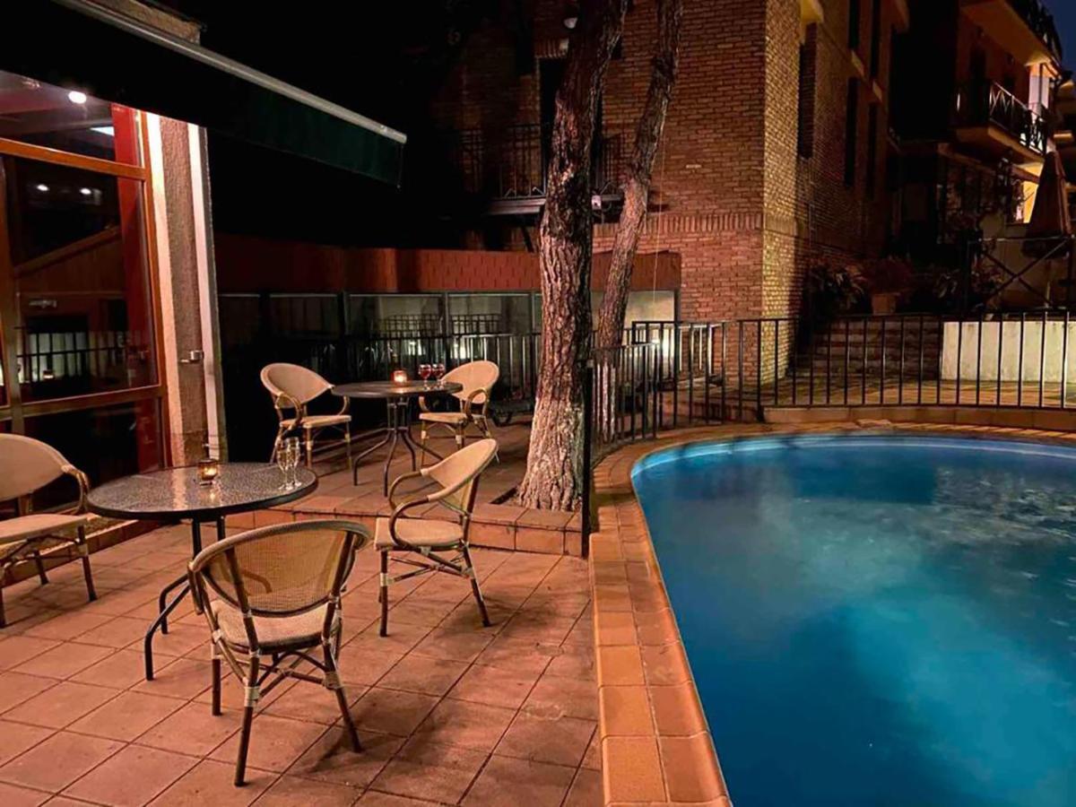 Urban Lodge Hotel Rooms And Suits 트빌리시 외부 사진