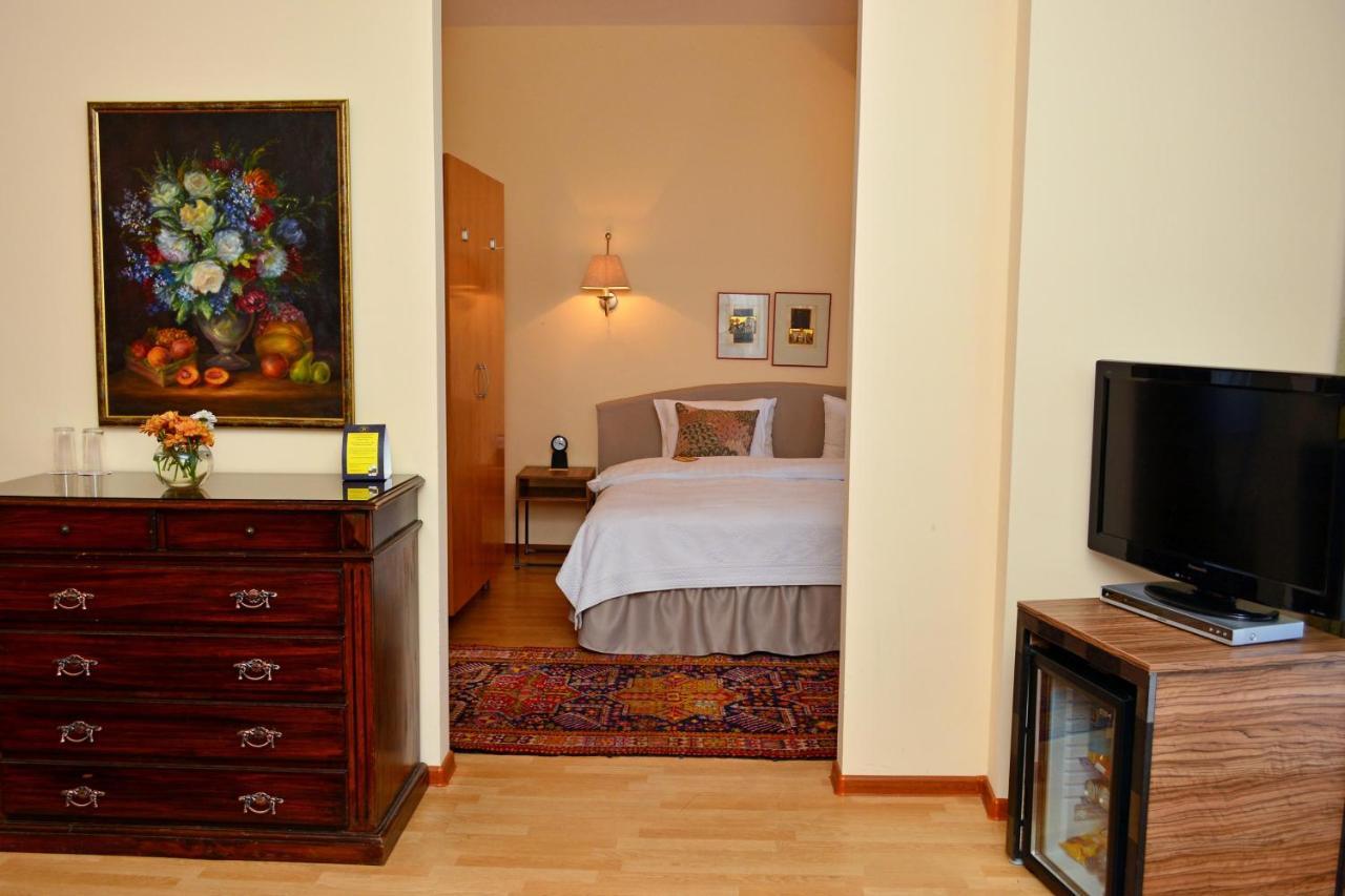Urban Lodge Hotel Rooms And Suits 트빌리시 외부 사진