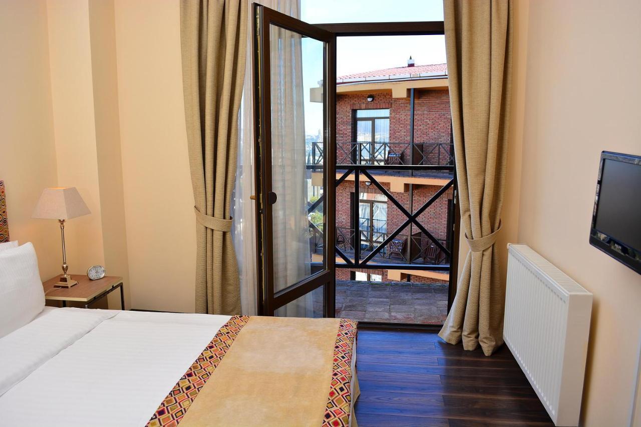 Urban Lodge Hotel Rooms And Suits 트빌리시 외부 사진