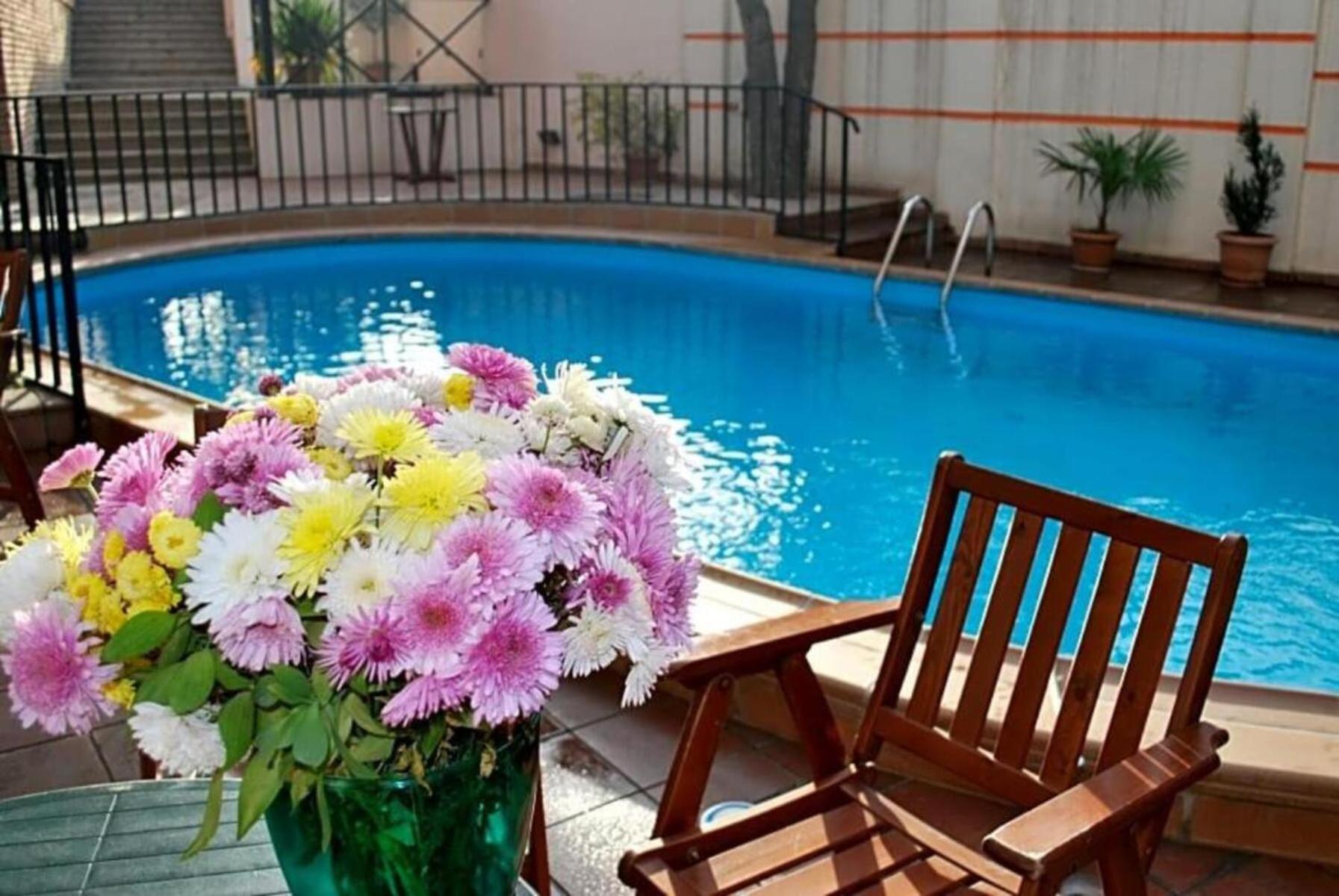 Urban Lodge Hotel Rooms And Suits 트빌리시 외부 사진