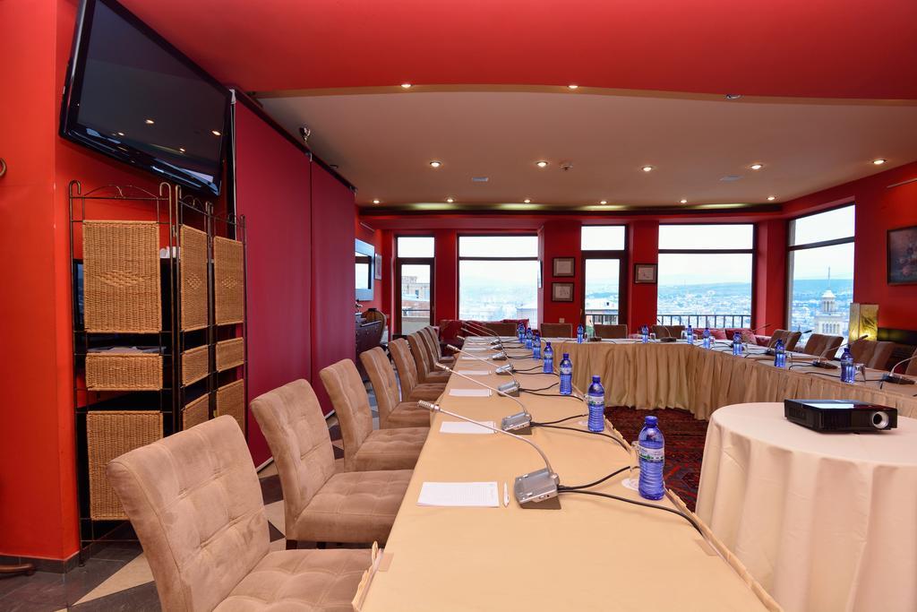 Urban Lodge Hotel Rooms And Suits 트빌리시 외부 사진